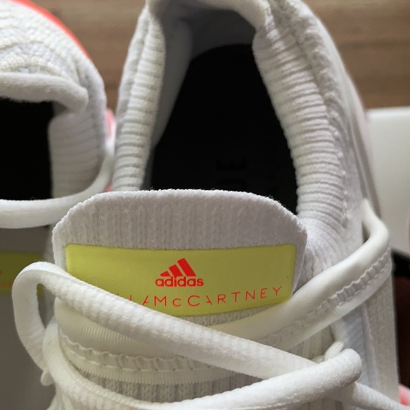 Stella McCartney white running shoes. - Picture 6 of 6